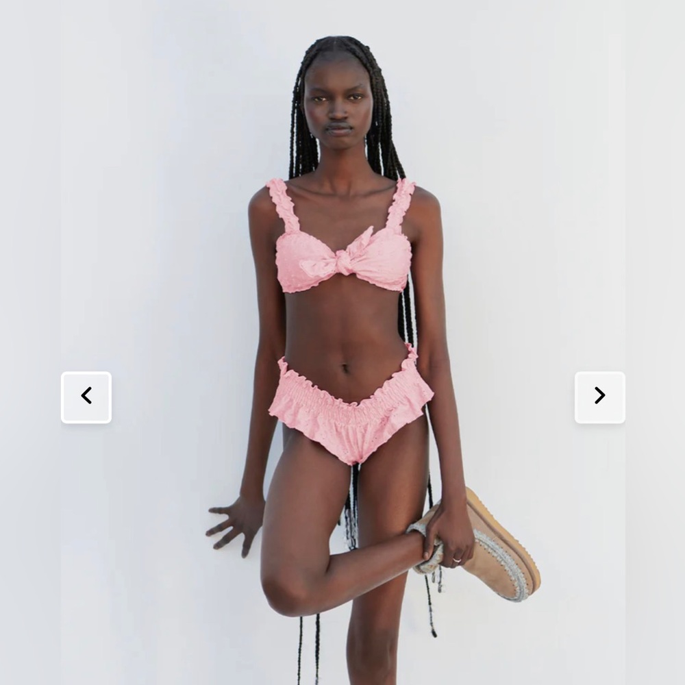 Frankie’s Bikinis Colby Eyelet Top Size M NWT